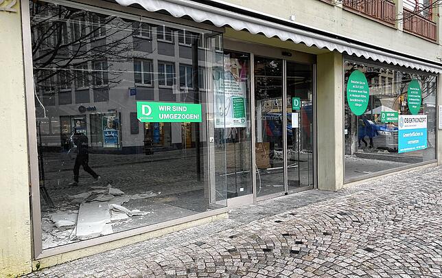 Die ehemalige Deichmann-Filiale in der Niederen Straße steht seit mehr als einem Jahr leer. Der Schuhhändler ist in den Modepark Röther ...