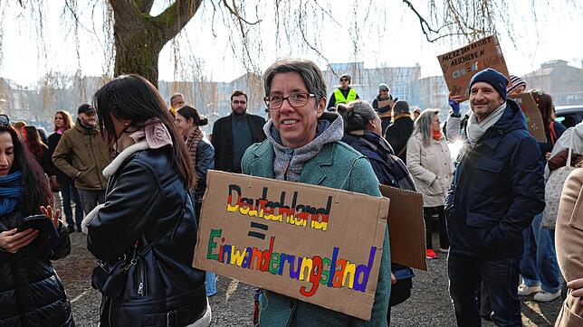 Bild : Demo vom Herosé-Park bis zum Stadtgarten: Konstanz geht auf die Straße – wir haben die Bilder!