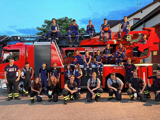 2021: Die Jugendfeuerwehr engagiert sich nicht nur für den Brandschutz, sondern beteiligt sich auch immer wieder am gesellschaftlichen ...