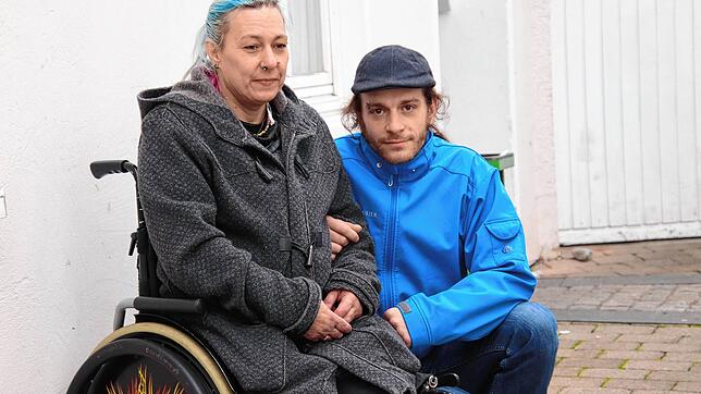 Karin Anderson und Stefan Rehm leben in einer Obdachlosenunterkunft in Bad Buchau in einem 15 Quadratmeter kleinen Zimmer. Nach einem ...