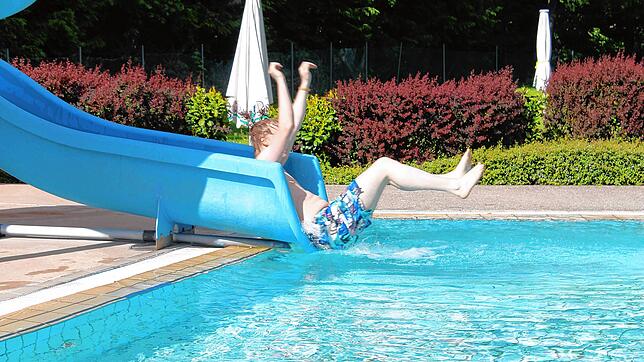 Das Waldfreibad Häusern/Höchenschwand ist seit Donnerstag, 28.¦Mai, geöffnet. Täglich darf von 10 bis 19.30 Uhr geplanscht werden. ...