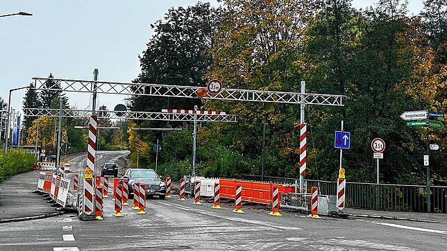 Ein fast schon ungewohnter Anblick: Die Peterzeller Straße ist für den Verkehr wieder freigegeben.