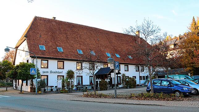 Damit der Umbau des Stadthofs nun endlich startet, leistet die Gemeinde Unterkirnach einen finanziellen Zuschuss. Bild: Cornelia Putschbach