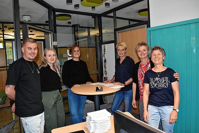 In 20 Zählgruppen eingeteilt, wurde im Rathaus Ühlingen das Wahlergebnis ermittelt. Hier die Zählgruppe aus dem Ortsteil Brenden.