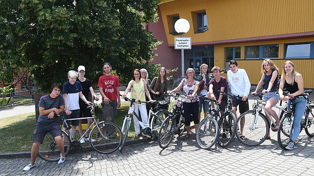 Sie freuen sich auf die autofreien Schultage an der Waldorfschule im Stockacher Ortsteil Wahlwies (v.l.): Julius Schwehr, Luis Ruby, ...