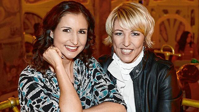 Das deutsche Gesangsduo Alexandra und Anita Hofmann trauern um ihren verstorbenen Vater.