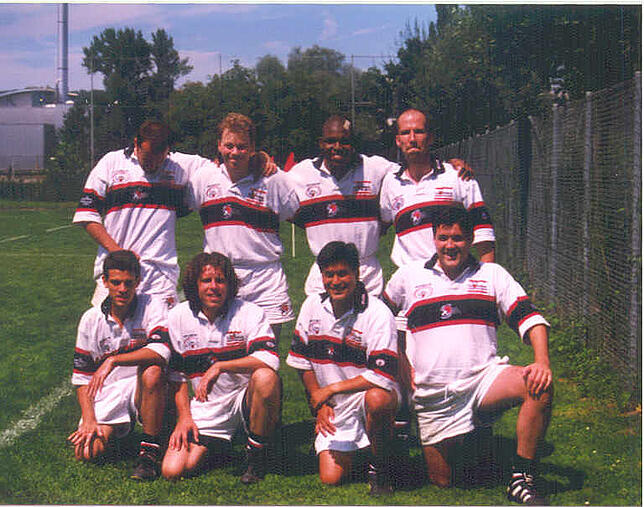 Stephan Grumbt (vorne, Zweiter von links) als Rugbyspieler.