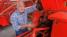 Im Museum der Fahr-Schlepperfreunde zeigt Georg Ruf die Hochdruckpresse, die er mitkonstruiert hat. Als das Gottmadinger Werk 1988 an ...