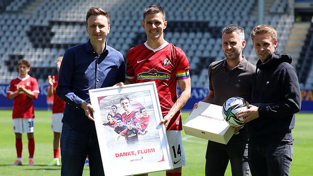 Johannes Flum (Zweiter von links) verabschiedet sich vom Fußball.