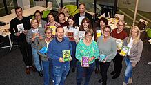 Die Mitarbeiterinnen und Mitarbeiter der Stadtbibliotheken Singen, Engen, Radolfzell, Stockach und Konstanz haben zu den Kinder- und ...