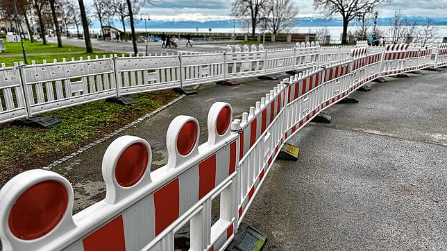 Sanierungsbedarf an der Uferpromenade gibt es schon lange. Aktuell ist ein Teil wegen Schäden im Asphalt gesperrt.