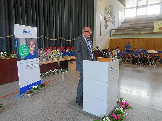 Der stellvertretende Bezirksstellenleiter des VdK, Roland Hailer, verwies auf die große Anzahl an Sozialleistungsanträgen, die gestellt ...
