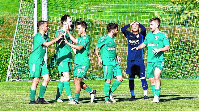 Bild : SV Waldhaus startet mit 4:0-Sieg gegen den VfB Waldshut – und wir haben Bilder!