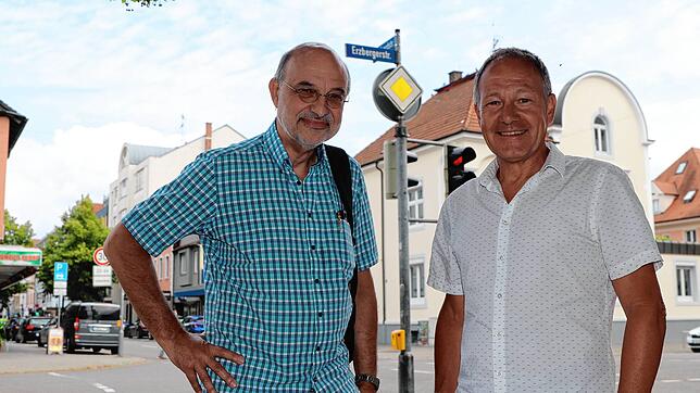 Nicht umsonst ist eine zentrale Straße Singens nach ihm benannt: Dieter Stadtfeld und SPD-Landtagsabgeordneter Hans-Peter Storz (von ...