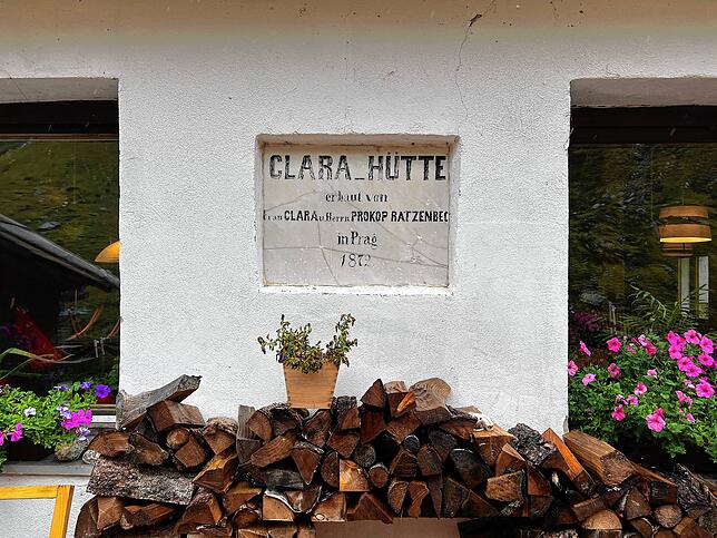 Die Clarahütte wurde schon im 19. Jahrhundert errichtet und ist eine wichtige Zwischenstation auf dem Weg zum Gletscher Umbalkees.