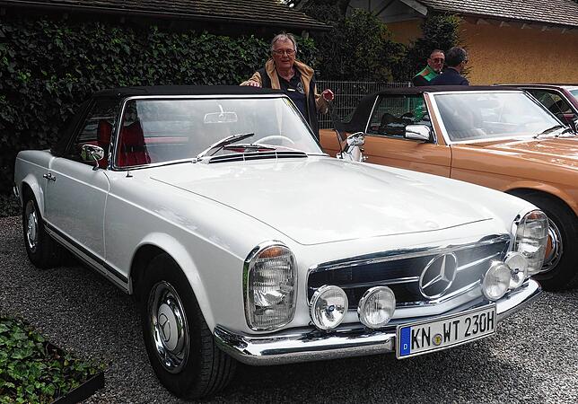 Werner Thomaier hat seinen Mercedes 230 SL Pagode das ganze Jahr über angemeldet.