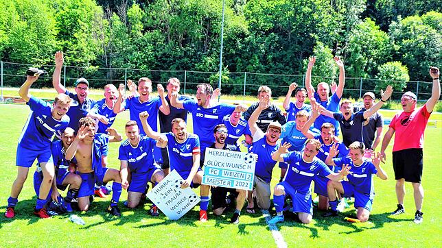 Meister der Kreisliga C-6: Den Titel hat sich der FC Weizen II schon vor zwei Wochen gesichert. Nun gilt es, der &bdquo;Ersten&ldquo; ...