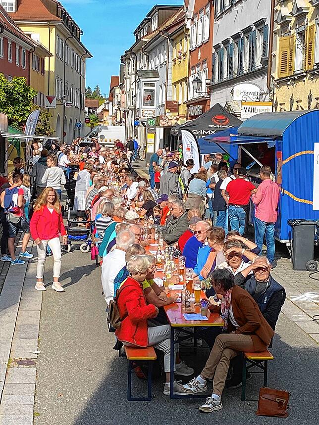 Ein toller Anblick: Am Nachmittag kamen viele Stockacher zusammen, um gemeinsam zu feiern.