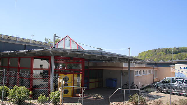 Das Schulhaus in Degernau erfährt eine umfangreiche Sanierung.