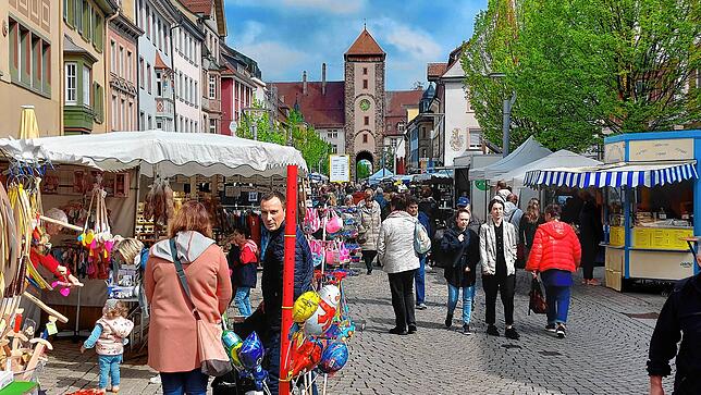 Zwischen Spielzeug und Crêpes-Stand wird die ganze Familie glücklich.