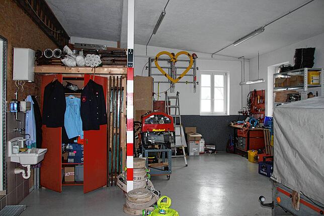 Der Rathaus-Anbau wurde 2010 von der Feuerwehr mit Eigenleistung und Eigenmitteln umgebaut. Arbeiten für die Gesamtwehr werden hier ...