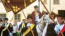 Der traditionelle Blutritt im Jahr 2018. Erstmals reiten nun auch Frauen bei der Reiterprozession mit