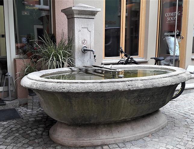 Der „Obere Brunnen“ ist eines der Schmuckstücke der historischen Altstadt von Laufenburg.