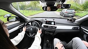 Die Reform für bezahlbare Führerscheine sieht unter anderem Fahrstunden am Simulator und ein Ende der Präsenzpflicht für Theoriestunden vor.