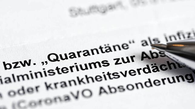 Einen hier abgebildeten Quarantänebescheid erhielten Corona-Kranke schon länger nicht mehr. Bald fällt die Absonderungspflicht wohl ...