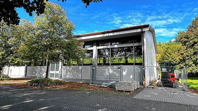 Die Arbeiten für die Sanierung der Möslehalle können bislang nicht abgeschlossen werden. Nun muss die Halle ab 1. Oktober für ...