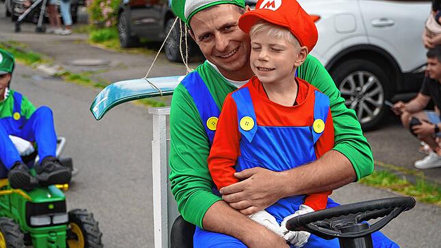 Bild : Ausgelassene Stimmung bei dem Dorffest in Tengen-Watterdingen