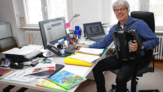 Er sagt, dass die Musikschule nicht um eine neuerliche Erhöhung der Gebühren herumkommt: Leiter Dieter Dörrenbächer. Bild: Aurelia Scherrer