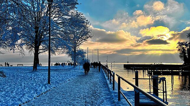 So schön zeigt sich der Winter in Friedrichshafen.