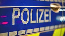 Bild : Das war knapp: Motorradfahrer muss Transporter auf dem Schiener Berg ausweichen