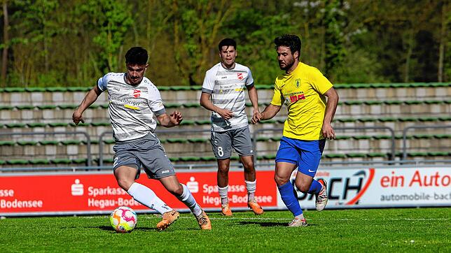 Bild : Die besten Bilder aus dem Verbandsliga-Abstiegsduell zwischen dem FC Singen und dem SV Stadelhofen