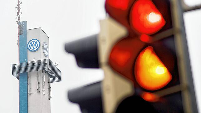 Hohe Kosten und ein deutlich schwächelnder Absatz in China haben die Quartalszahlen von Volkswagen stark belastet. D