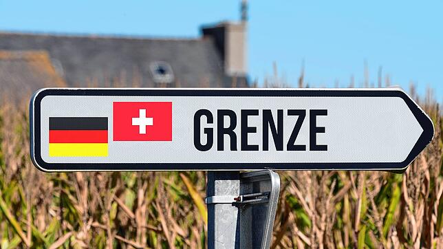 Wohin zum Einkaufen gehen &ndash; nach Deutschland oder in die Schweiz? Die Beantwortung der Frage hängt auch vom Steuersatz ab.