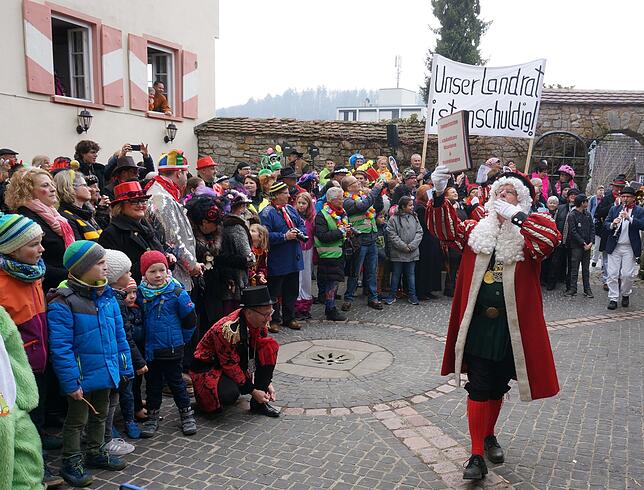 Bild 14: Narrengericht Tiengen