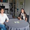 Laura Crispi (links) aus Blumberg und Larissa Schwinge aus Hausen vor Wald schwärmen für die Weiherdammschule, hier sitzen sie im ...