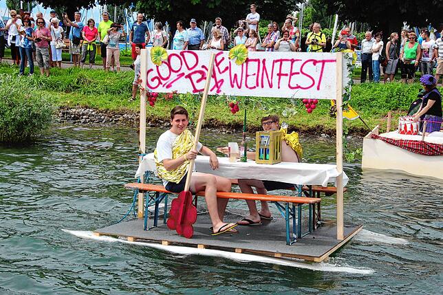 2016: &bdquo;Goodbye Weinfest&ldquo; mit Fabian Kaspar und Jan-Maik Mäder. Die beiden 17-Jährigen wollten mit ihrem Boot an das nicht ...