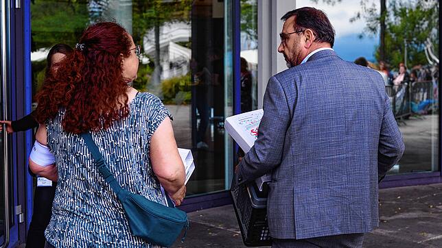 Bild : 600 Pflegekräfte demonstrieren vor der Gesundheitsministerkonferenz 2/2