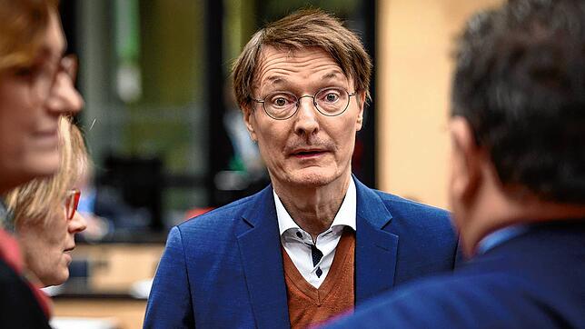 Die großen Reformpläne des Gesundheitsministers müssen erstmal warten. Das Transparenzgesetz für Krankenhäuser wurde vom Bundesrat ...