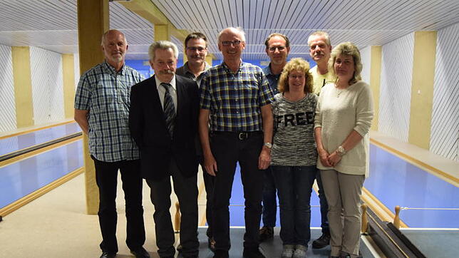 Der Vorstand der Sportkegler (von links): Michael Storz, Günter Schneckenburger, Thomas Pfaff,Fridolin Bensel, Stefan Weiß,Regina ...