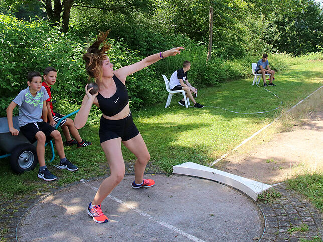 Bild 3: Bilder vom Kreisfinale des Schulwettbewerbs &bdquo;Jugend trainiert für Olympia&ldquo; am Donnerstag im Langensteinstadion Tiengen