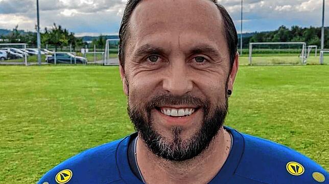 Mit dem Sieg gegen Überlingen hat Florian Stemmer bereits für eine erste Überraschung gesorgt. Nun will der neue Coach auch zuhause die ...