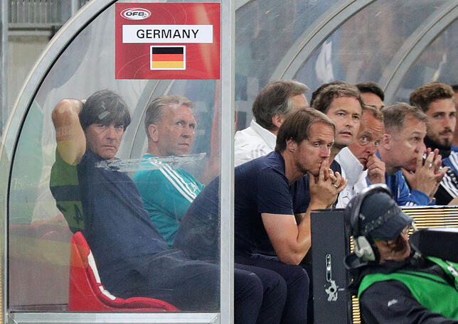 Bundestrainer Joachim Loew (l-r), Torwarttrainer Andreas Köpke, Assistenztrainer Thomas Schneider und Assistenztrainer Marcus Sorg ...