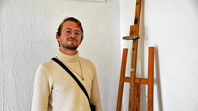 Noch steht Konstantin Klaus aus Ostrach vor weißen Wänden und einer leeren Staffelei, doch das wird sich nach Beendigung des Vorstudiums ...