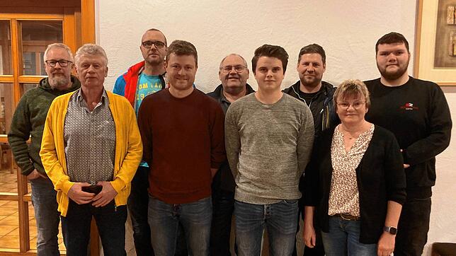 Die Kandidaten für den Ortschaftsrat Brenden (vorne, von links): Bernhard Isele (kandidiert nicht mehr), Stefan Topf (neu), Jonas Ebner ...