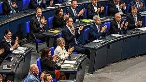 Bild : Drei neue Verfassungsrichter vom Bundestag gewählt