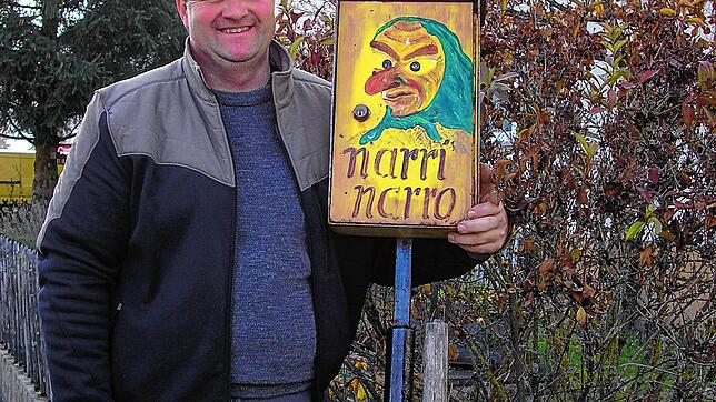 Corona zum Trotz hofft der Vorsitzende des Narrenvereins Immerfroh, Tobias Ringwald, dass viele zur Fütterung des Narrenkastens kommen. ...